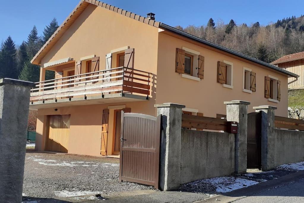 Вілла Les Randogodilleurs Avec Jacuzzi A 2Kms Des Pistes Et 350M Du Theatre Du Peuple ! Бюссан Екстер'єр фото