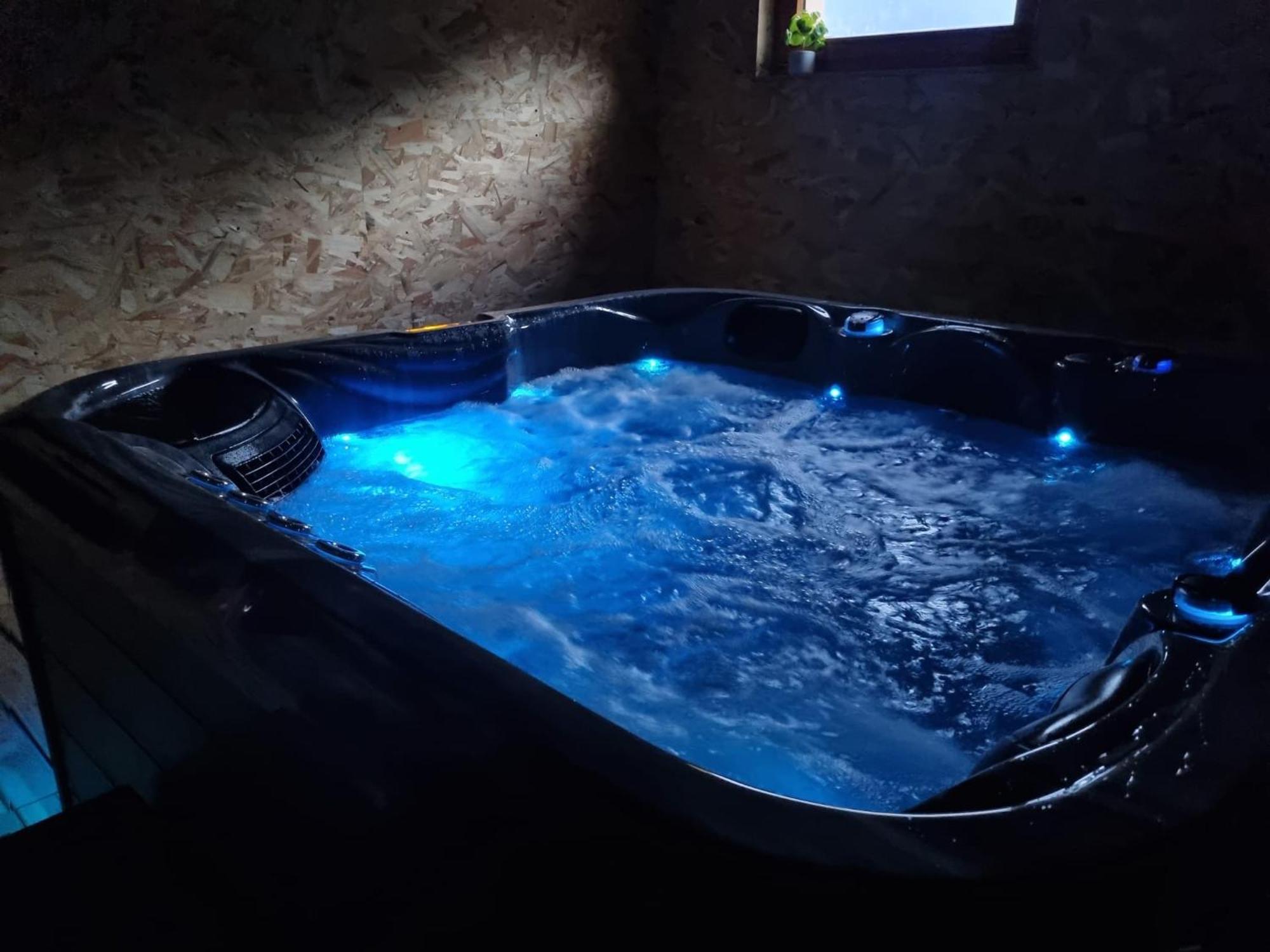 Вілла Les Randogodilleurs Avec Jacuzzi A 2Kms Des Pistes Et 350M Du Theatre Du Peuple ! Бюссан Екстер'єр фото