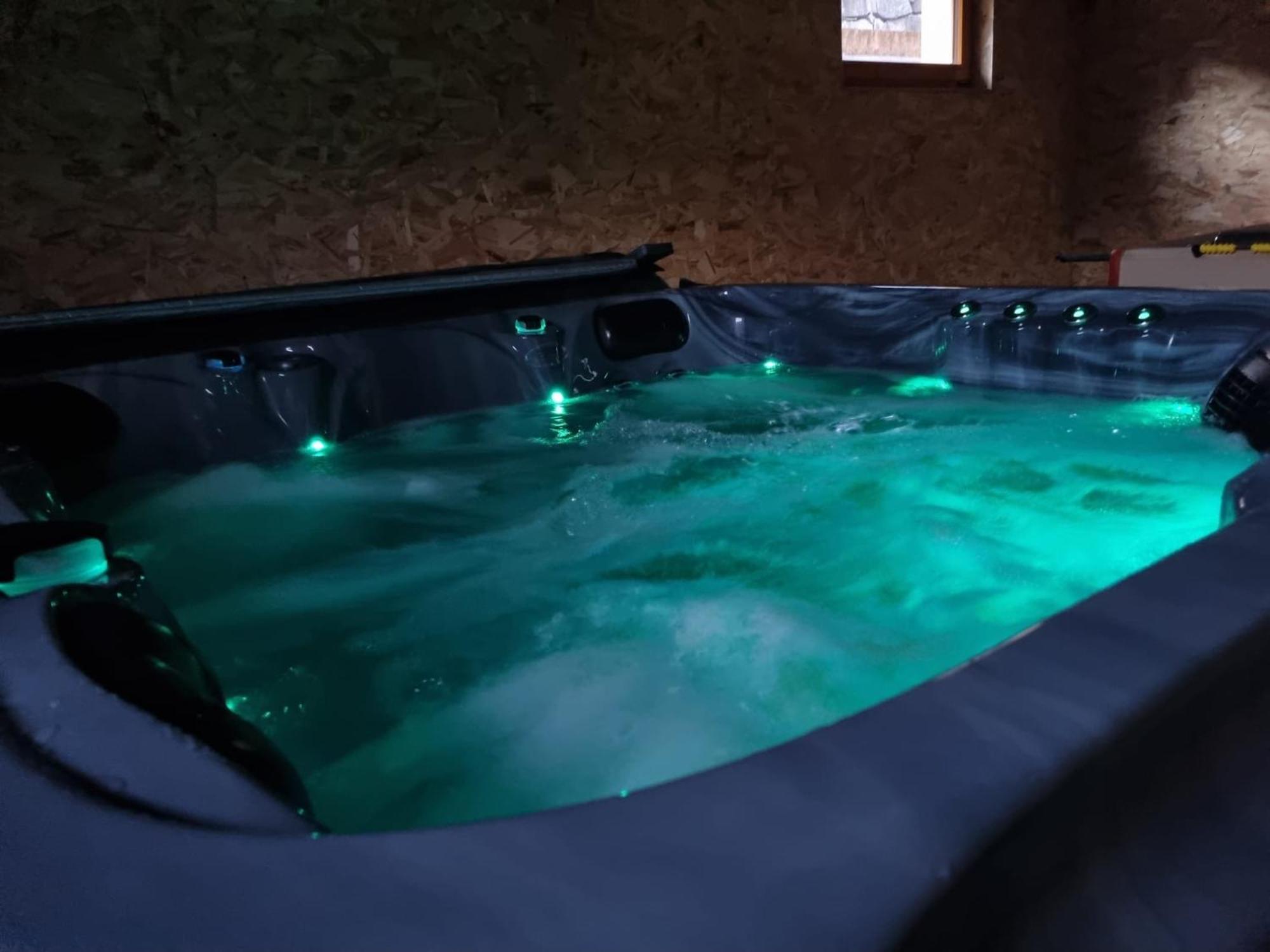 Вілла Les Randogodilleurs Avec Jacuzzi A 2Kms Des Pistes Et 350M Du Theatre Du Peuple ! Бюссан Екстер'єр фото